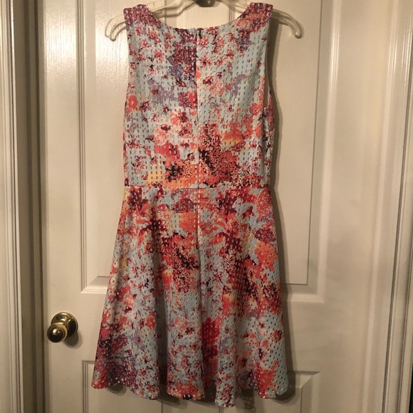 New Summer Vacay Dress Purchased at Nieman Marcus - Picture 4 of 9